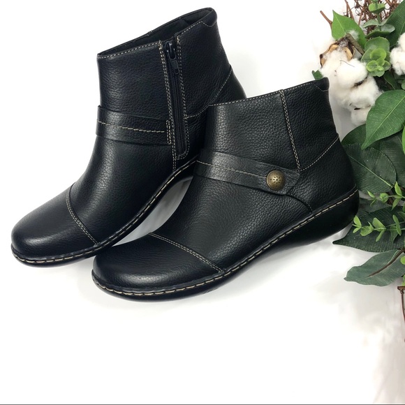 clarks ashland pine ankle bootie